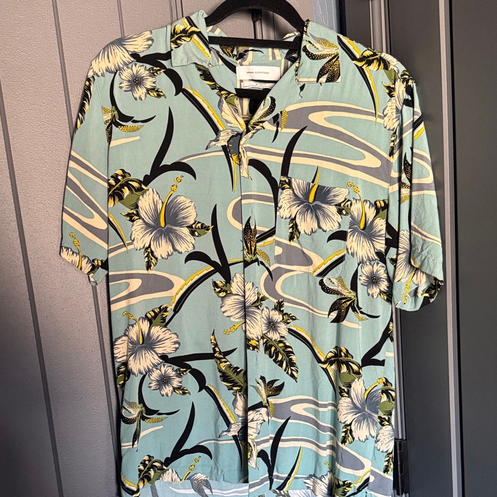 Urban Outfitters Light Blue Floral Button-Down Camp Shirt